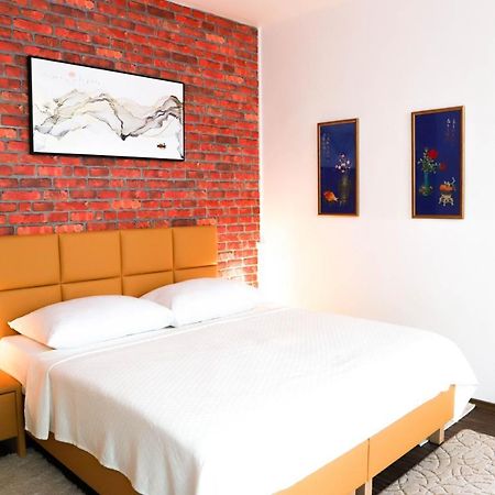 «Go West» Guest Rooms Виена Екстериор снимка