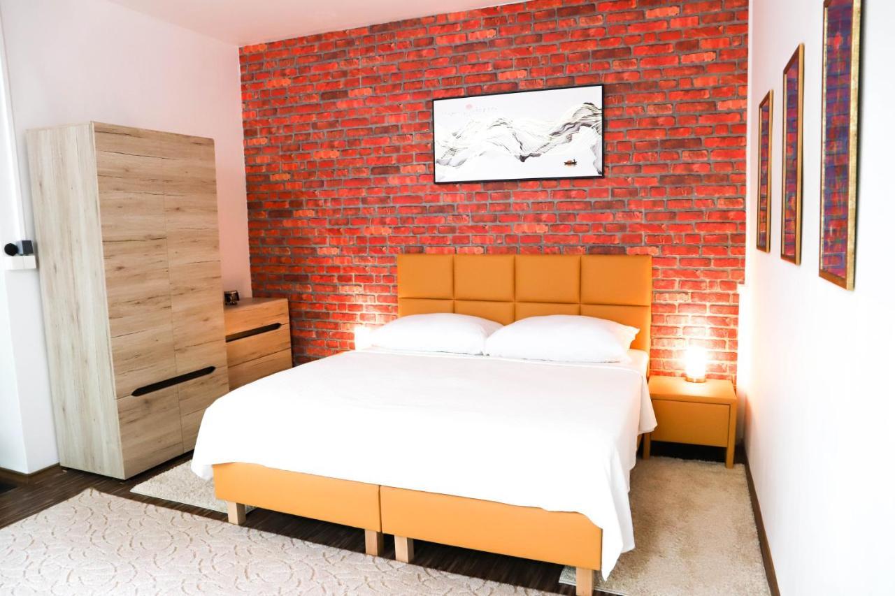 «Go West» Guest Rooms Виена Екстериор снимка