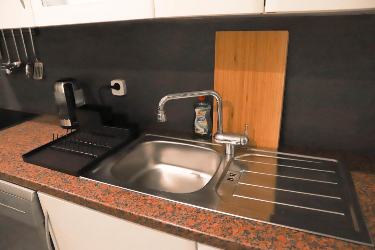«Go West» Guest Rooms Виена Екстериор снимка