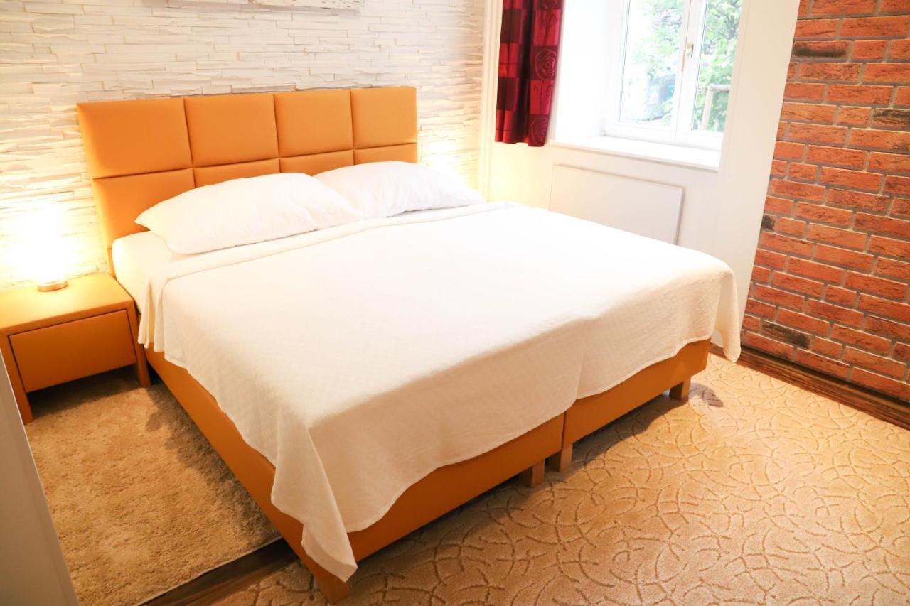 «Go West» Guest Rooms Виена Екстериор снимка