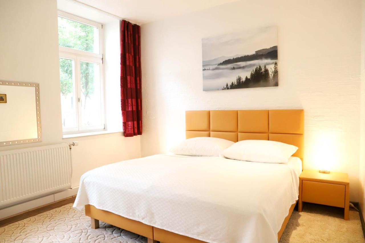 «Go West» Guest Rooms Виена Екстериор снимка